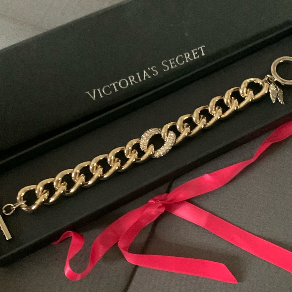 brand new in box Victoria’s Secret gold toggle bracelet